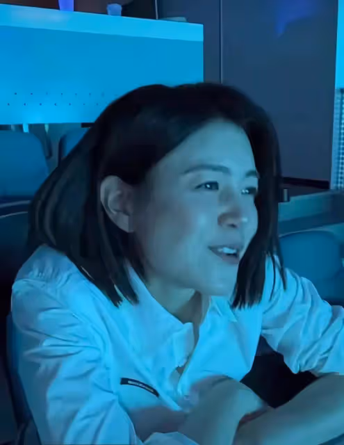 陳妍希曬看劉德華演唱會vlog,全程開心跟唱卻有用力過猛的開心感
