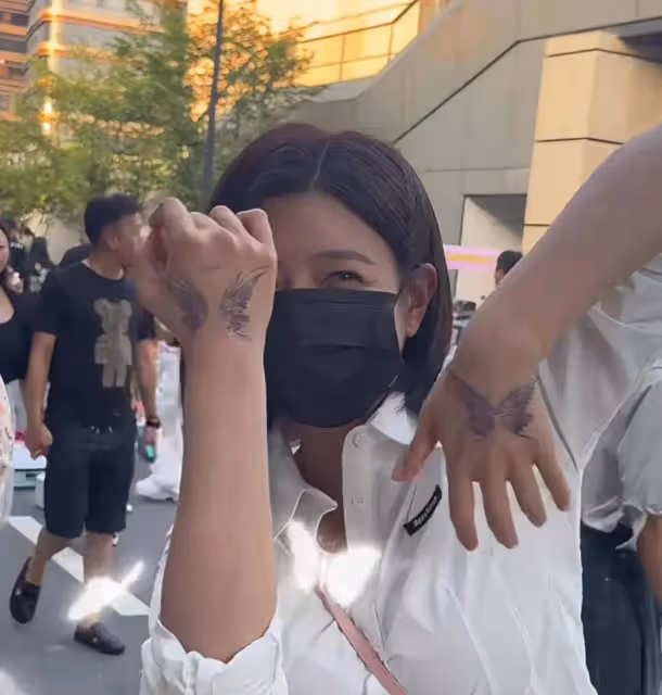 陳妍希曬看劉德華演唱會vlog,全程開心跟唱卻有用力過猛的開心感