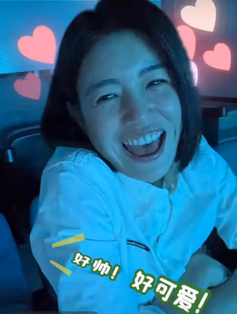 陳妍希曬看劉德華演唱會vlog，全程開心跟唱卻有用力過猛的開心感