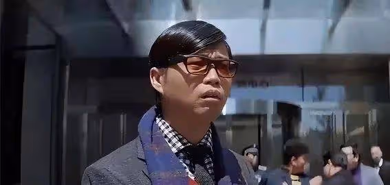 50歲王迅難看風波背後:昔日黃渤搭檔,如今淪為全網笑柄?