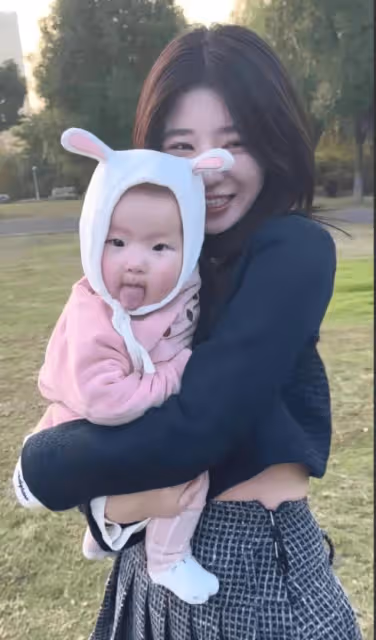 野心暴露!黃一鳴主動拍單人婚紗照,這是要逼王思聰迎娶她嗎?
