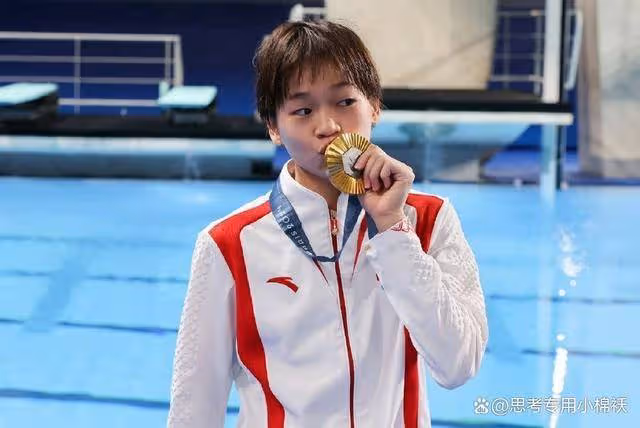 拿金牌也不太開心!全紅嬋擔心陳芋汐,擁抱安慰對她說你很棒