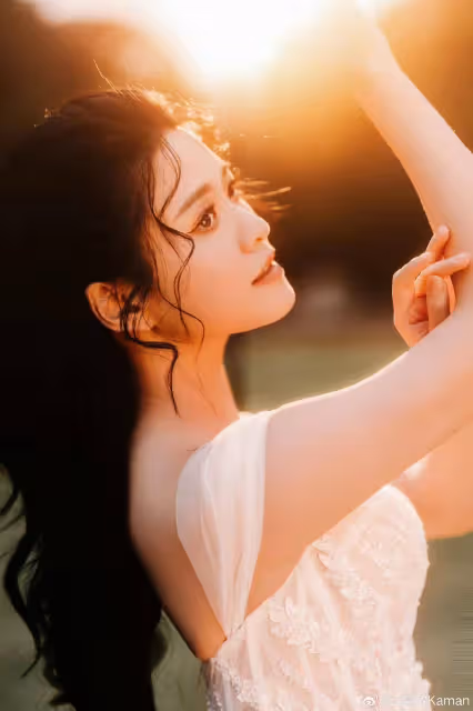 TVB甜美女神江嘉敏曬近況!分享婚紗照疑好事近,三寸事業線吸睛