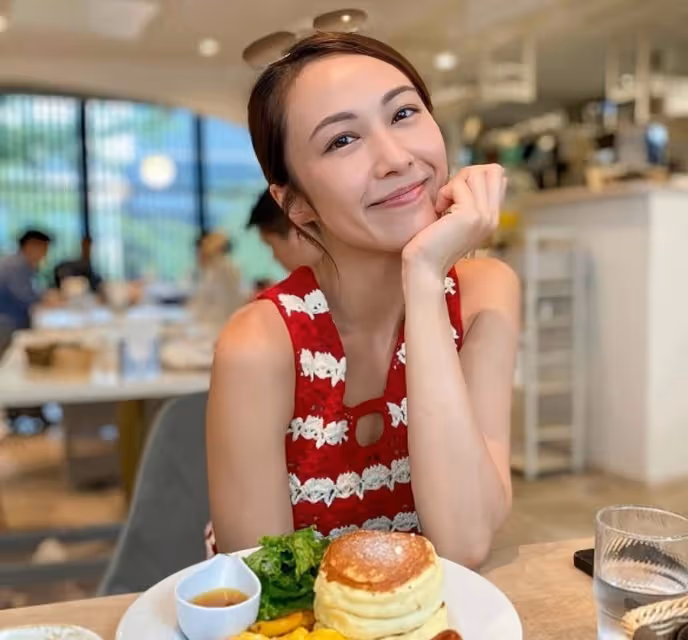 香港知名女星突然瘦成皮包骨,遭網友質疑患病,多次與老公傳離婚
