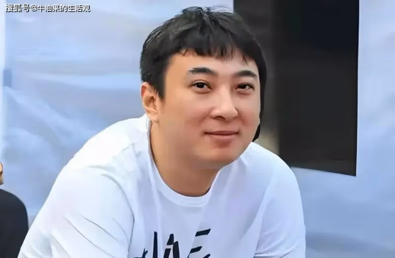 黃一鳴在王思聰送的豪宅首次開播,哭著稱不結婚,網友:戲太多