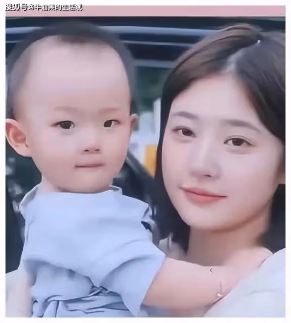 黃一鳴在王思聰送的豪宅首次開播,哭著稱不結婚,網友:戲太多