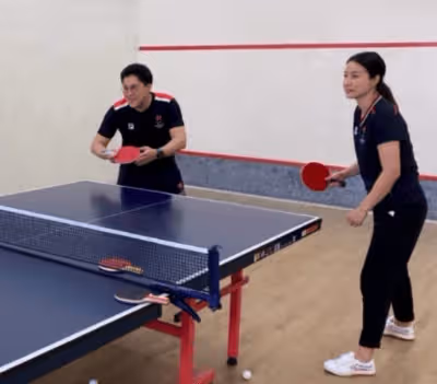 霍家全家福曝光!郭晶晶穩坐大嫂之位,3個孩子家族的小明星,站在全家福的C位
