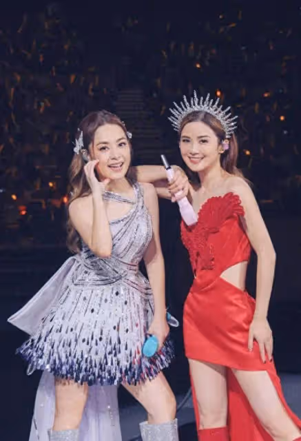 鍾欣桐曬演唱會美照,少女感爆棚,網友:這是吃了防腐劑嗎?