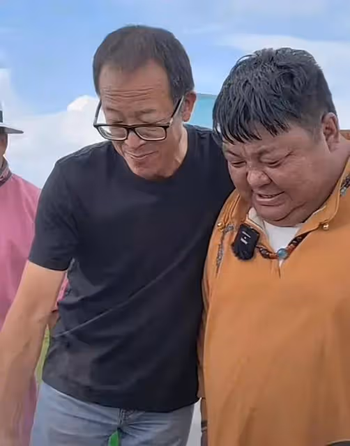 俞敏洪老師帶隊團建！網紅恩克盡地主之誼，親自煮肚包肉熱情招待