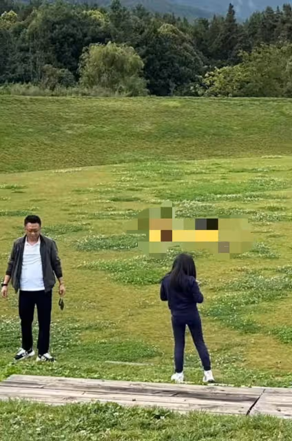 郭晶晶霍啟剛大理遊玩被偶遇,網友喊話霍啟剛:該做做身材管理啦!