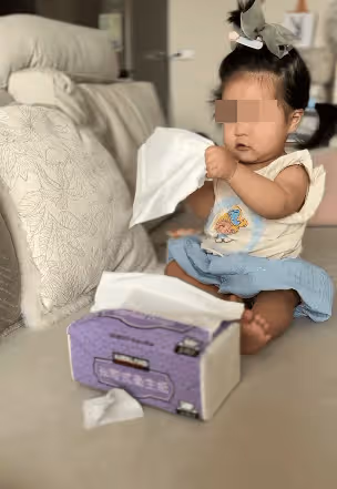 余祥銓8個月女兒「愛撕衛生紙」! 曝光育兒妙招被贊爆:有創意