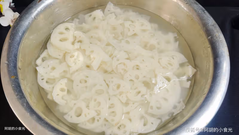 韭菜白菜快靠邊,秋天這菜儘管吃起來!先和牛肉炒一盤,脆里有嫩、滿口香
