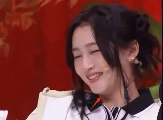 年過26曲未娶!關曉彤發福微凸惹懷孕猜測,鹿晗被逼交代