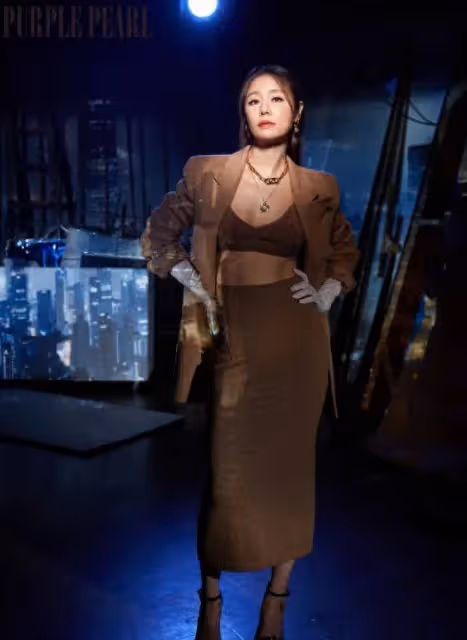 48歲林心如逆齡秘訣曝光!一件西裝引爆全場,腰臀比驚艷眾人