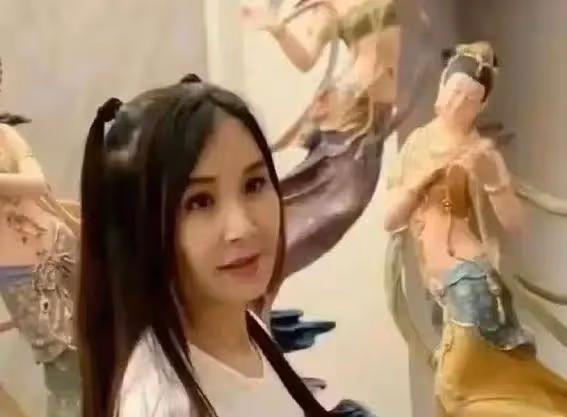 57歲蕭薔驚艷亮相!揭秘她的逆齡秘訣,讓你也能美過20歲的自己