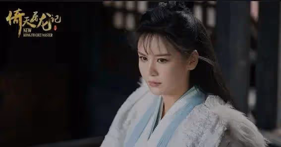 高圓圓44歲凍齡秘訣曝光：藍色套裝里藏著平價驚喜，網友直呼太接地氣