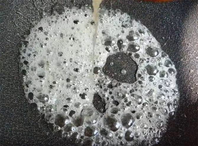 糯米粉最好吃做法,大刀一揮,開水一燙,香甜酥脆,簡單又快速