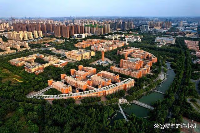 鄭州大學18歲考生上岸河南省監獄管理局,18歲大學畢業可能嗎?