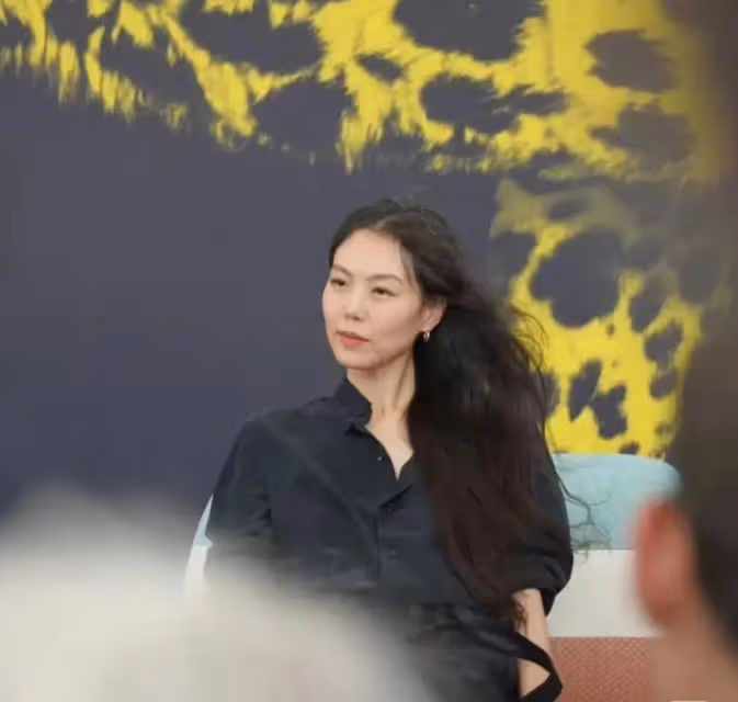金敏喜憑藉洪常秀新作再獲影后，網友：和老頭在一起她老的很快