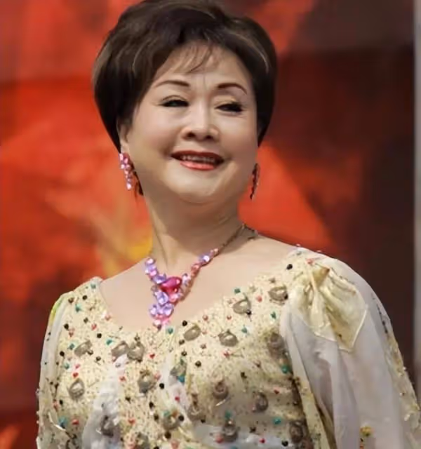 被騙了63年!80歲李谷一摘掉假髮、卸掉濃妝,真實樣貌曝光,自然老去很美