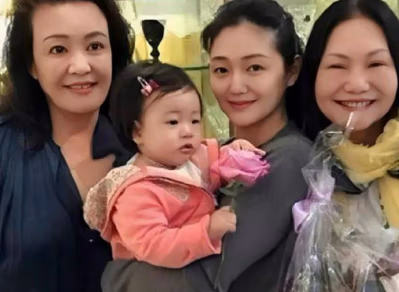 張蘭直播質問大S:誰供著你?誰哄著你?拎不清?大S沉默後終於要絕地反擊了?