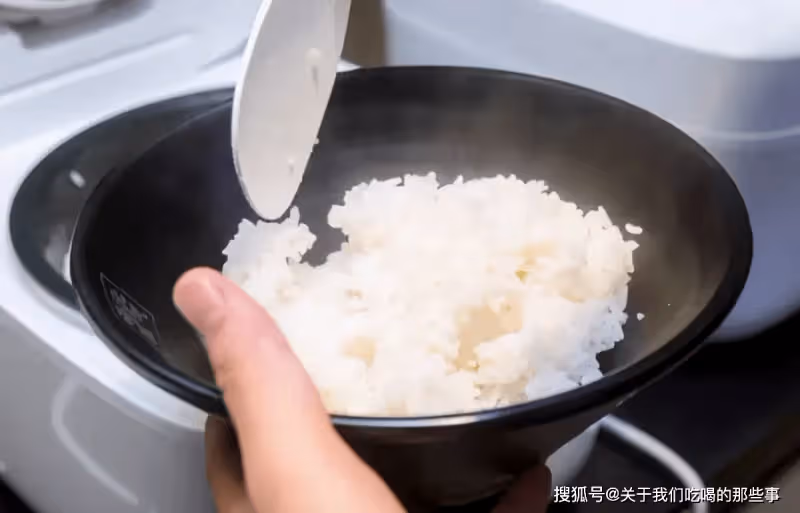 煮米飯,只加水是外行!記得多加2樣,米飯又香又軟,粒粒分明