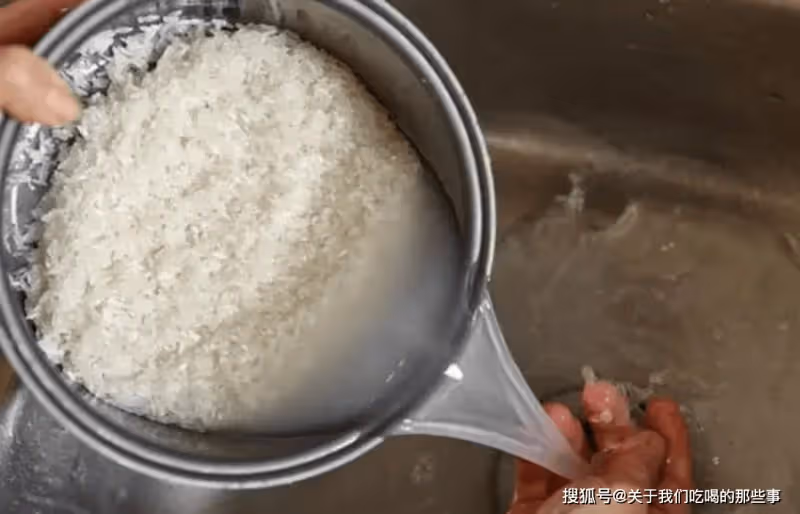 煮米飯,只加水是外行!記得多加2樣,米飯又香又軟,粒粒分明
