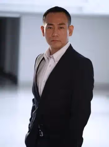 TVB視帝回巢「救亡」拍劇,與人氣女星演情侶,有望穿泳褲出鏡