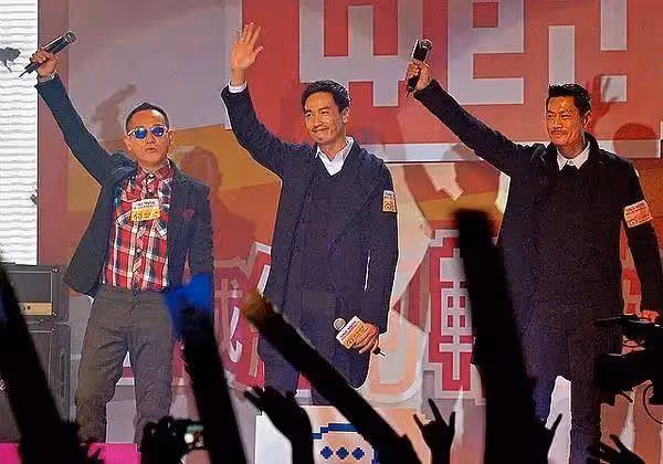TVB視帝回巢「救亡」拍劇,與人氣女星演情侶,有望穿泳褲出鏡