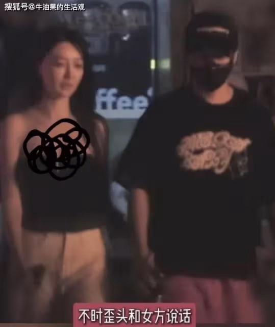 黃曉明葉珂七夕節約會被拍,手牽手看電影很甜蜜,感情超穩定