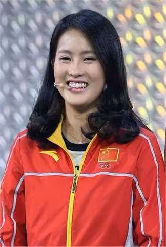 陳夢曝陳若琳請客忘帶錢,打電話讓郭晶晶來結帳,原因讓人笑翻!