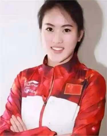 陳夢曝陳若琳請客忘帶錢,打電話讓郭晶晶來結帳,原因讓人笑翻!