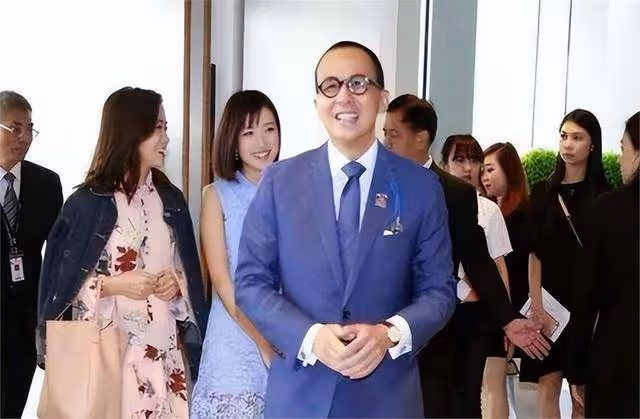 光生孩子不結婚,李澤楷又喜當爹,郭嘉文雖被分手卻早就成贏家!