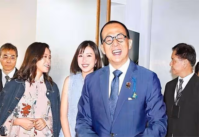 光生孩子不結婚,李澤楷又喜當爹,郭嘉文雖被分手卻早就成贏家!