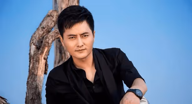 她是雲飛前妻,老公星光大道成名後和她離婚,如今獨自帶女兒生活