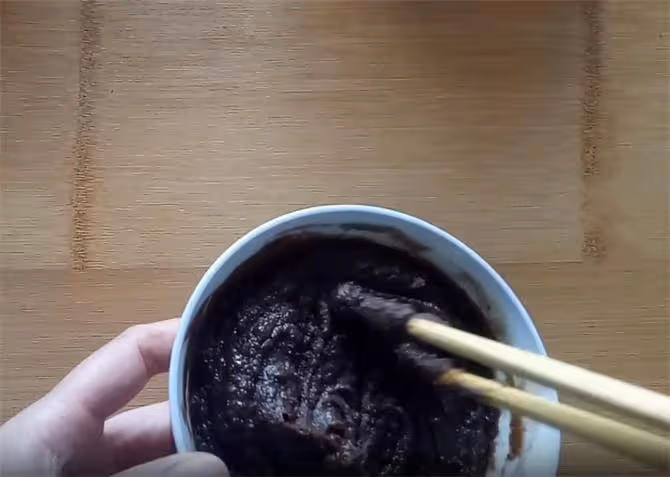一碗玉米面,2碗白面,不擀麵不揉面,筷子一攪,鬆軟豆沙餅出鍋