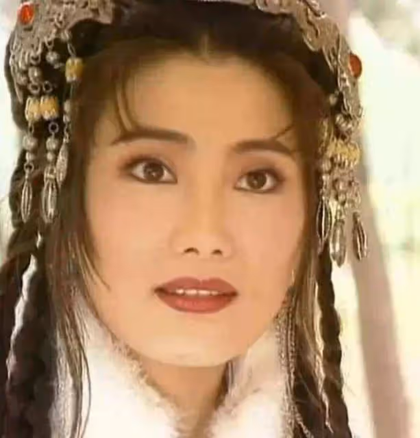 楊麗菁顏值崩塌被嘲像劉曉慶！昔日她性感火辣情路坎坷