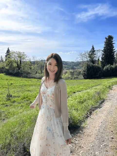港星王祖藍曬近況!親手為妻女做新疆烤包子,過億豪宅內景曝光