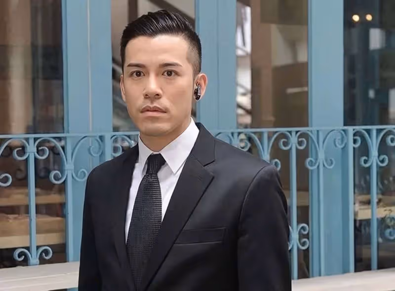 香港知名男星披哥慘遭一輪游,滿身肌肉不油膩,遭調侃像殺豬盤