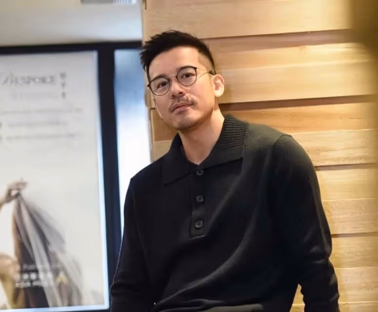 香港知名男星披哥慘遭一輪游,滿身肌肉不油膩,遭調侃像殺豬盤
