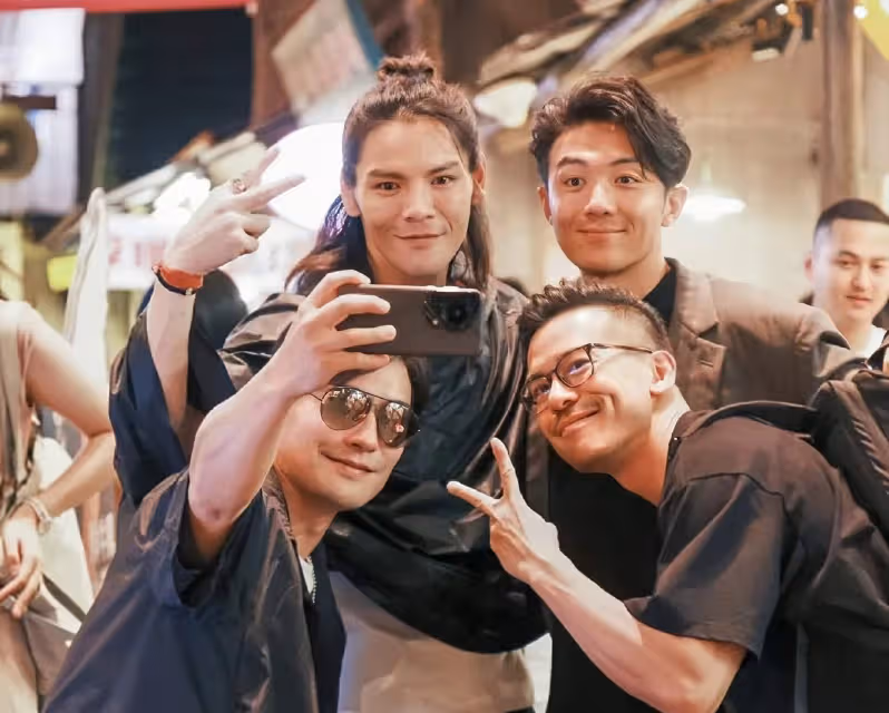 香港知名男星披哥慘遭一輪游,滿身肌肉不油膩,遭調侃像殺豬盤