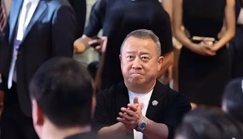 曾志偉率一眾TVB藝人，現身網紅公司開幕式，網友：這個世界瘋了