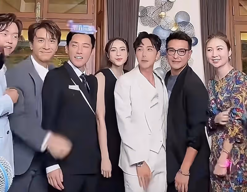 曾志偉率一眾TVB藝人,現身網紅公司開幕式,網友:這個世界瘋了