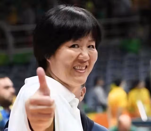 女排叛徒!拋棄隊伍戲耍郎平,投奔美國的她,如今下場真解氣!