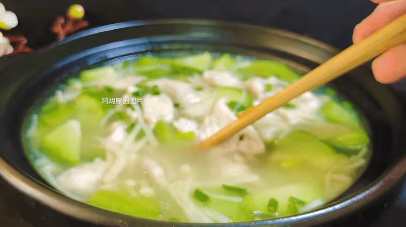 黃瓜苦瓜靠邊站,處暑後這菜該吃了!隨手煮一碗湯,鮮爽好胃口、滑嫩不膩