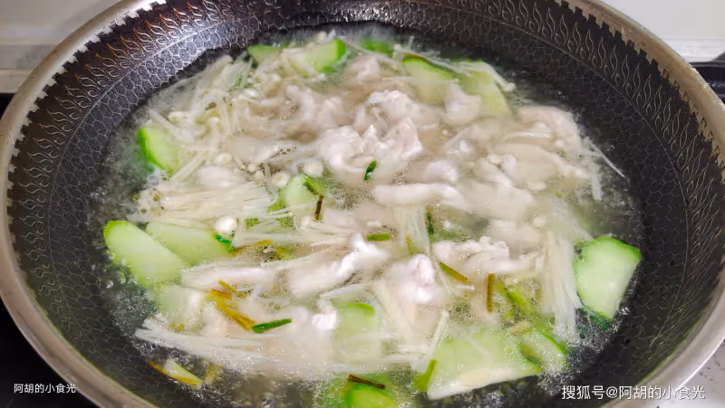黃瓜苦瓜靠邊站,處暑後這菜該吃了!隨手煮一碗湯,鮮爽好胃口、滑嫩不膩