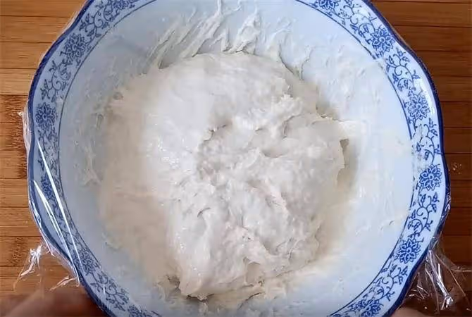一斤面,一斤水,不擀麵,不揉面,筷子攪一攪,蓬鬆柔軟吃不夠