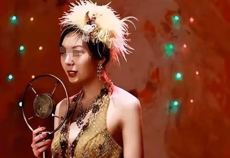 04年，福建美女被執行注射死刑，在上執行車前，她向獄警深深鞠躬