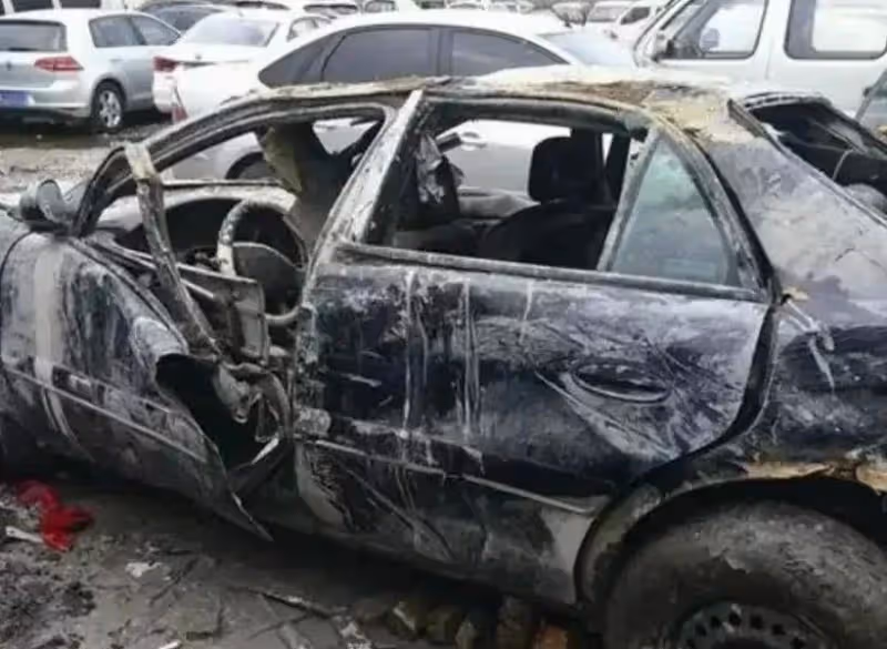 回顧：浙江漁民撈出沉河15年的轎車，打開門愣住：竟坐著2個男人