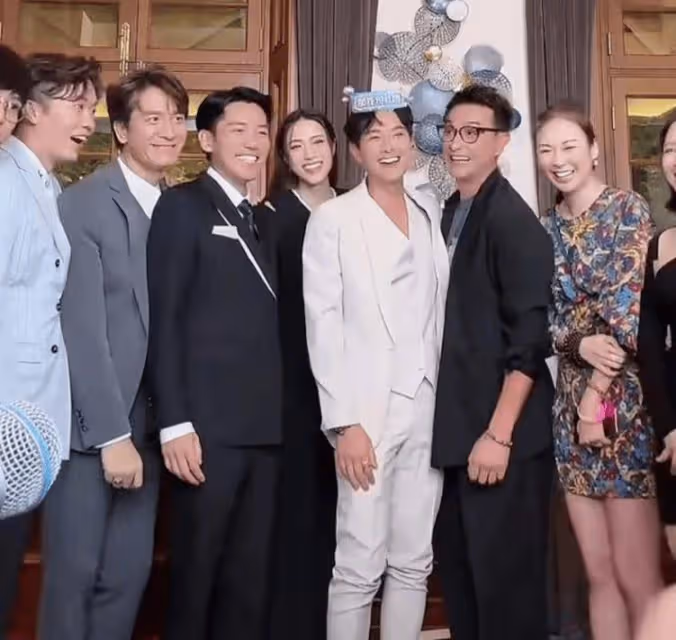 曾志偉與兒媳直播賣月餅!因一事被內地網紅當眾「教育」!